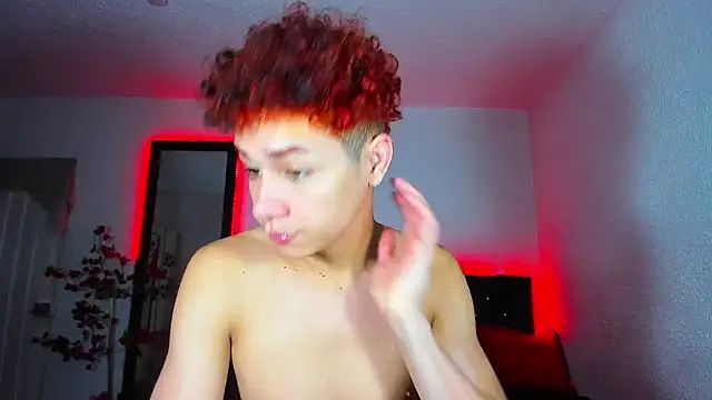 Snapshot of DavidfullOFlove chatting on 01-15-25, 12:51 DavidfullOFlove online show from 01-15-25, 12:51