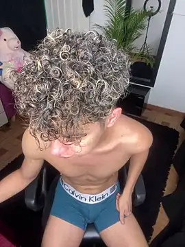 Snapshot of DavidfullOFlove chatting on 09-26-25, 06:45 DavidfullOFlove online show from 09-26-25, 06:45