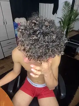 Snapshot of DavidfullOFlove chatting on 10-30-25, 10:43 DavidfullOFlove online show from 10-30-25, 10:43