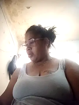 Arleth Mars online show from 10-25-25, 04:02