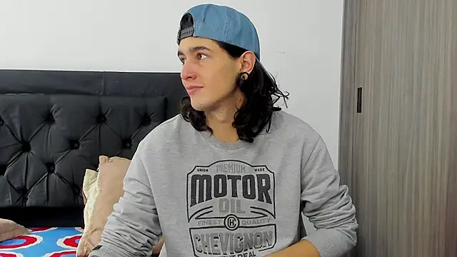 Snapshot of alex_connorr chatting on 01-10-25, 03:16 alex connorr online show from 01-10-25, 03:16