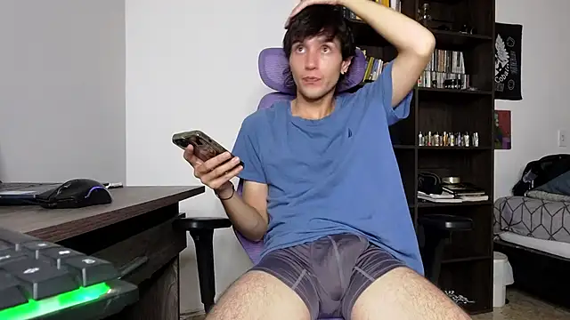 Snapshot of alex_connorr chatting on 11-13-25, 04:00 alex connorr online show from 11-13-25, 04:00