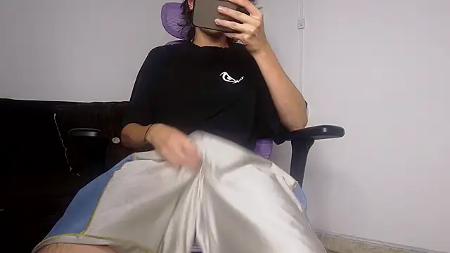 Snapshot of alex_connorr chatting on 06-21-26, 03:09 alex connorr online show from 06-21-26, 03:09