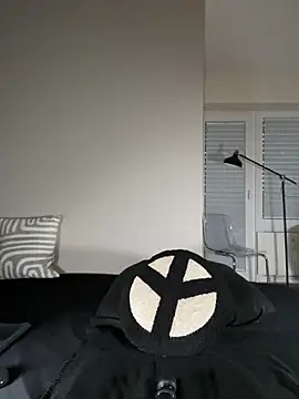 Snapshot of Lena_Blom chatting on 03-12-26, 05:30 Lena Blom online show from 03-12-26, 05:30