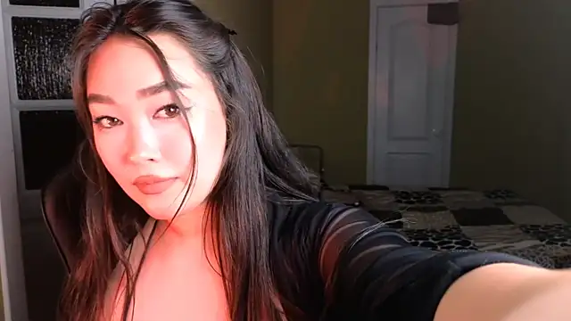 Erica Wayne online show from 01-11-25, 02:04