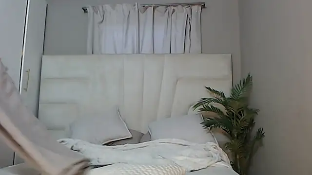 naughtyblackdolie online show from 01-29-25, 04:41