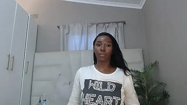 naughtyblackdolie online show from 03-08-25, 07:16