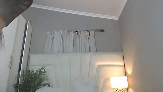 naughtyblackdolie online show from 09-16-25, 08:32