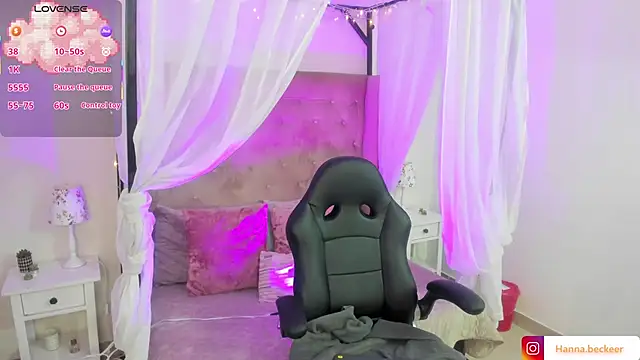 Hanna  Becker  online show from 01-08-26, 03:31