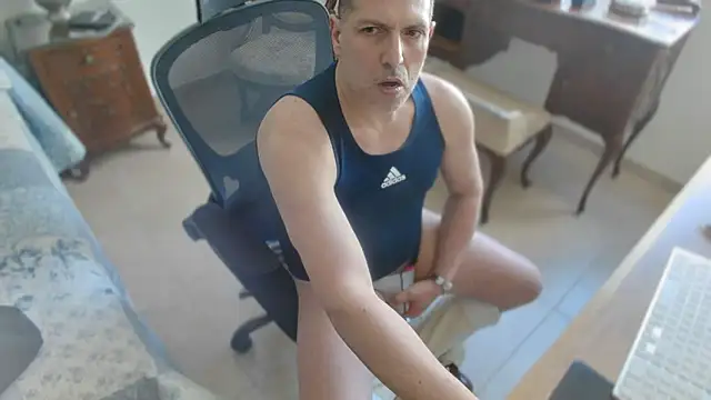 Snapshot of slzypvtpig chatting on 02-26-26, 07:35 slzypvtpig online show from 02-26-26, 07:35