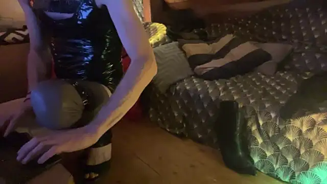 Snapshot of alexheels_boots chatting on 10-29-25, 04:53 alexheels boots online show from 10-29-25, 04:53