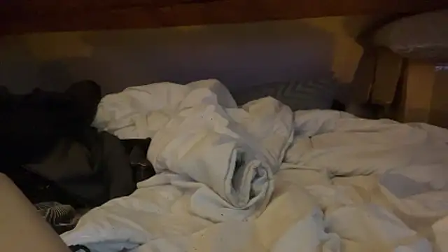 Snapshot of alexheels_boots chatting on 12-16-25, 03:22 alexheels boots online show from 12-16-25, 03:22