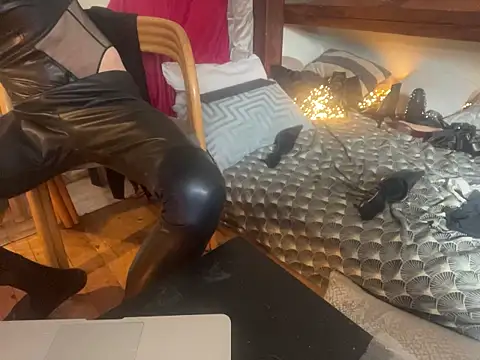 alexheels boots online show from 04-12-26, 01:27