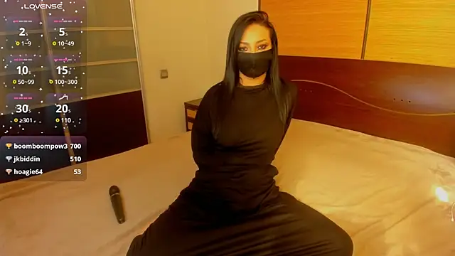 Snapshot of habibi_moon chatting on 02-26-25, 06:15 habibi moon online show from 02-26-25, 06:15