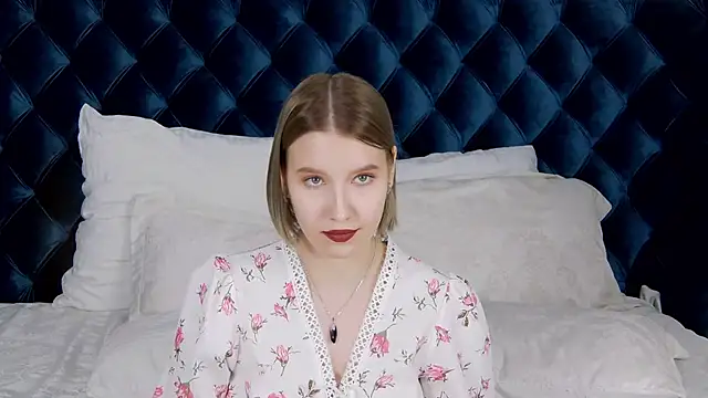 LiliLinn online show from 01-27-25, 01:41