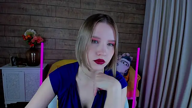 LiliLinn online show from 01-28-25, 04:29