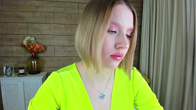 LiliLinn online show from 02-12-25, 07:34