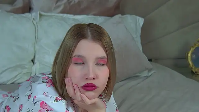 LiliLinn online show from 02-17-25, 04:53