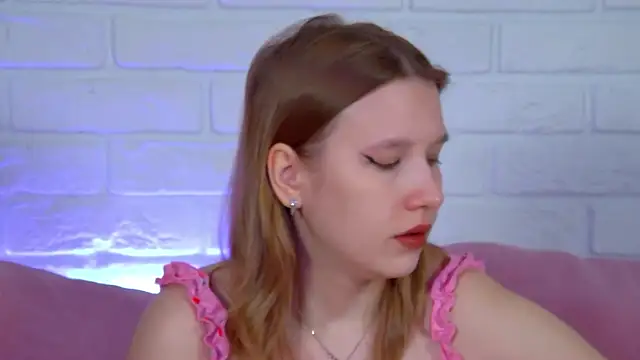 LiliLinn online show from 06-20-26, 04:26