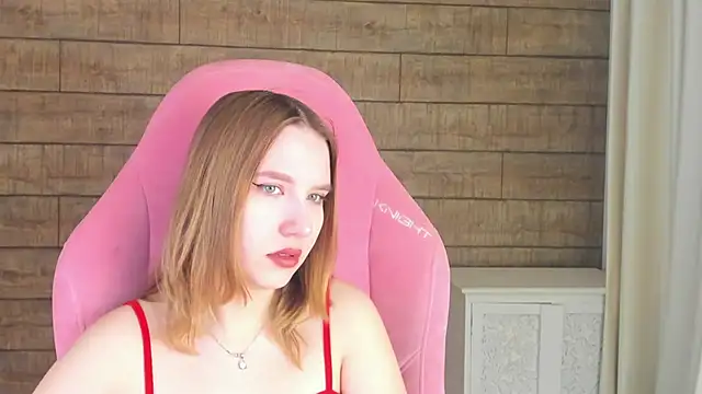 LiliLinn online show from 06-30-26, 04:35