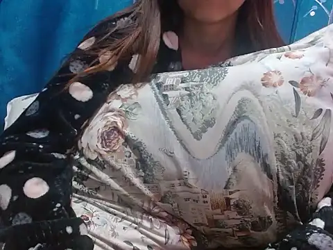 Snapshot of silky_milky chatting on 02-03-25, 07:52 silky milky online show from 02-03-25, 07:52