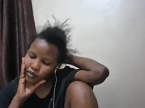 Snapshot of afrikaqueen chatting on 01-25-25, 07:49 afrikaqueen online show from 01-25-25, 07:49