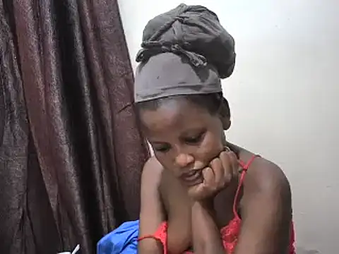 Snapshot of afrikaqueen chatting on 02-26-25, 08:15 afrikaqueen online show from 02-26-25, 08:15