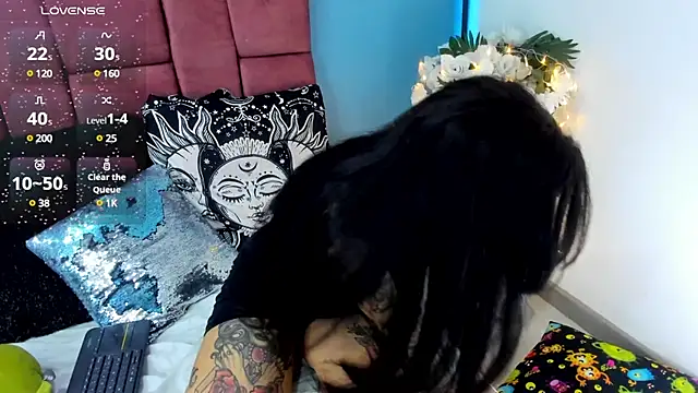 Snapshot of NinaInk chatting on 02-10-25, 04:58 NinaInk online show from 02-10-25, 04:58