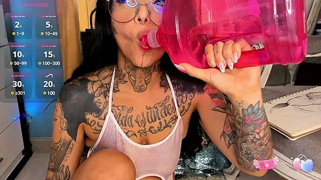 Snapshot of NinaInk chatting on 03-13-25, 03:17 NinaInk online show from 03-13-25, 03:17