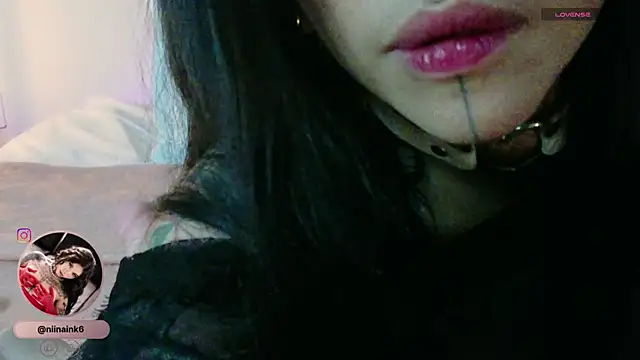 Snapshot of NinaInk chatting on 11-15-25, 02:24 NinaInk online show from 11-15-25, 02:24