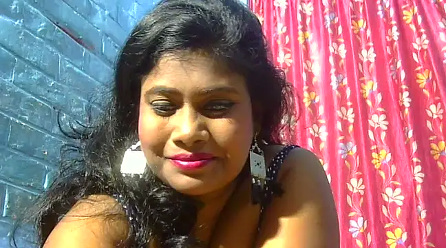 Snapshot of sexy_roma chatting on 12-02-24, 06:43 sexy roma online show from 12-02-24, 06:43