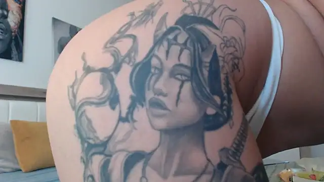 Snapshot of LaylaCruzRose chatting on 01-24-25, 10:53 LaylaCruzRose online show from 01-24-25, 10:53