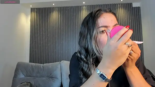 Snapshot of Alessia_Taylorr chatting on 03-20-25, 11:38 Alessia Taylorr online show from 03-20-25, 11:38