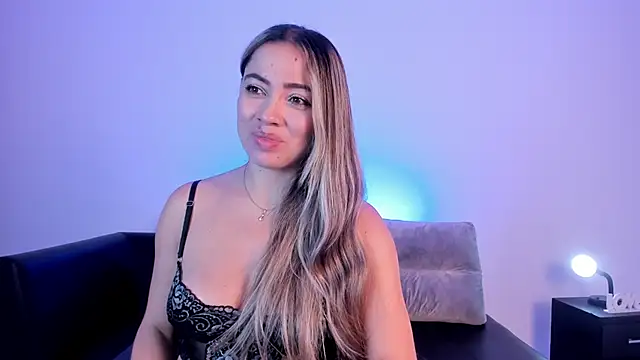 Snapshot of Alessia_Taylorr chatting on 09-16-25, 11:44 Alessia Taylorr online show from 09-16-25, 11:44