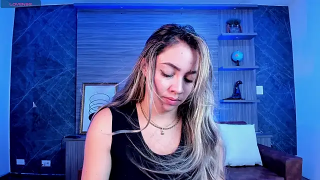 Snapshot of Alessia_Taylorr chatting on 09-18-25, 11:45 Alessia Taylorr online show from 09-18-25, 11:45