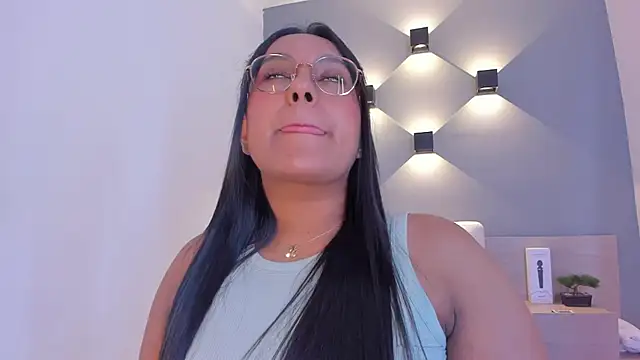 ellamontoya online show from 02-06-25, 04:31