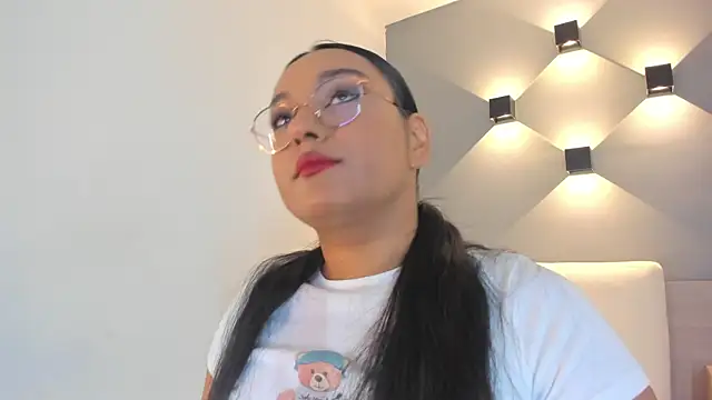 ellamontoya online show from 10-24-25, 12:01