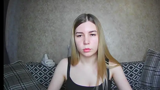 Snapshot of ElllaNuar chatting on 12-16-24, 07:04 ElllaNuar online show from 12-16-24, 07:04