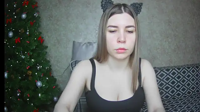 Snapshot of ElllaNuar chatting on 01-20-25, 01:28 ElllaNuar online show from 01-20-25, 01:28