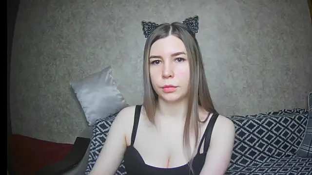 Snapshot of ElllaNuar chatting on 02-12-25, 07:23 ElllaNuar online show from 02-12-25, 07:23