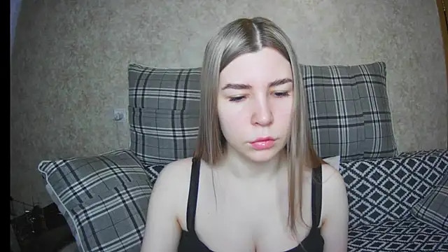 Snapshot of ElllaNuar chatting on 03-13-25, 05:54 ElllaNuar online show from 03-13-25, 05:54