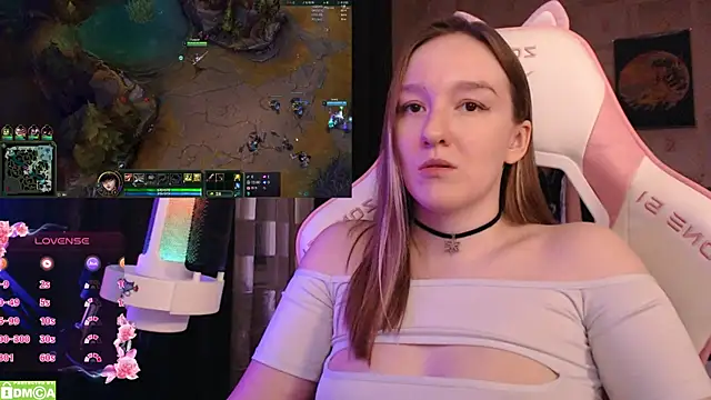 MoonlishSiren online show from 02-12-25, 08:40