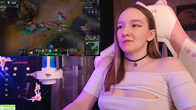 MoonlishSiren online show from 02-15-25, 08:11