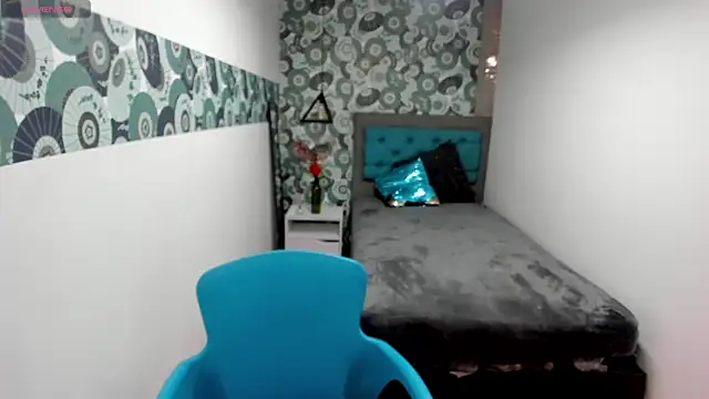 LiaCooper  online show from 02-04-25, 05:55
