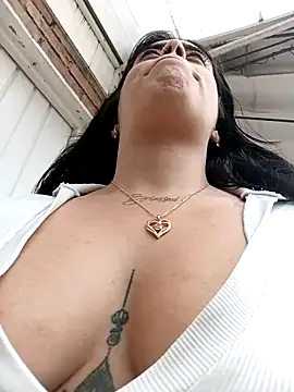 Snapshot of Freyja300 chatting on 12-18-24, 04:49 Freyja300 online show from 12-18-24, 04:49