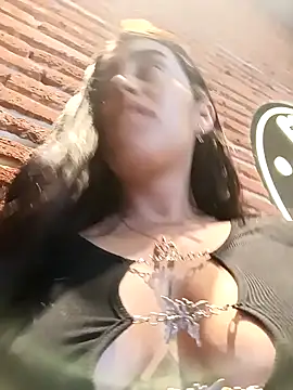 Snapshot of Freyja300 chatting on 12-22-24, 09:20 Freyja300 online show from 12-22-24, 09:20