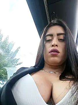 Snapshot of Freyja300 chatting on 11-25-25, 09:42 Freyja300 online show from 11-25-25, 09:42