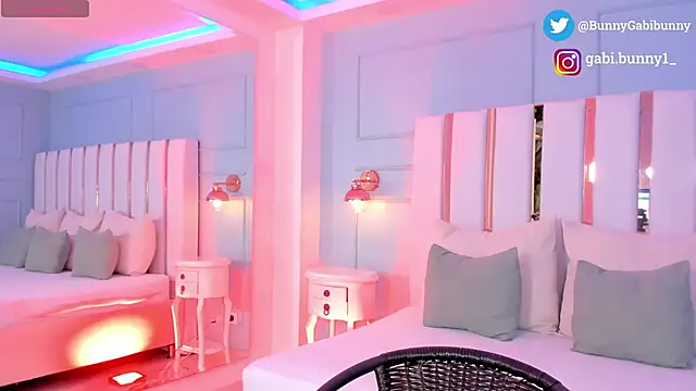 Snapshot of gabi_bunny chatting on 01-13-26, 05:18 gabi bunny online show from 01-13-26, 05:18