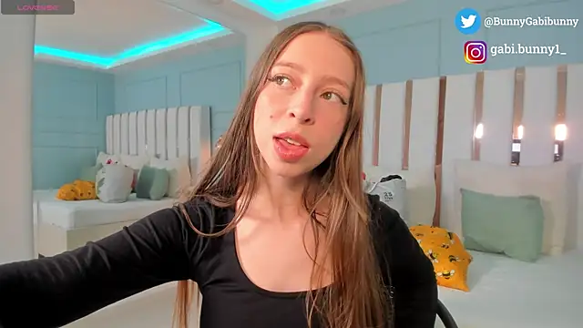 gabi bunny online show from 04-15-26, 05:53