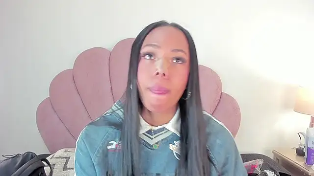 Nicole Paradise online show from 10-31-25, 12:50